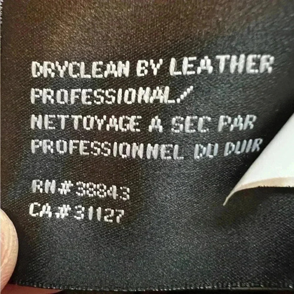 DKNY Donna Karan New York| ladies lambskin moto style leather jacket. Size: S - Picture 16 of 16